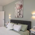아파트 Luxury Hajdi 트로기르
