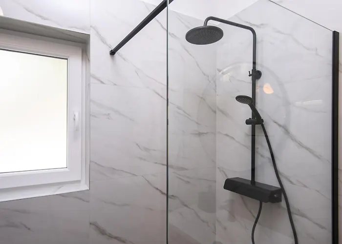 Luxury Hajdi * Τρογκίρ